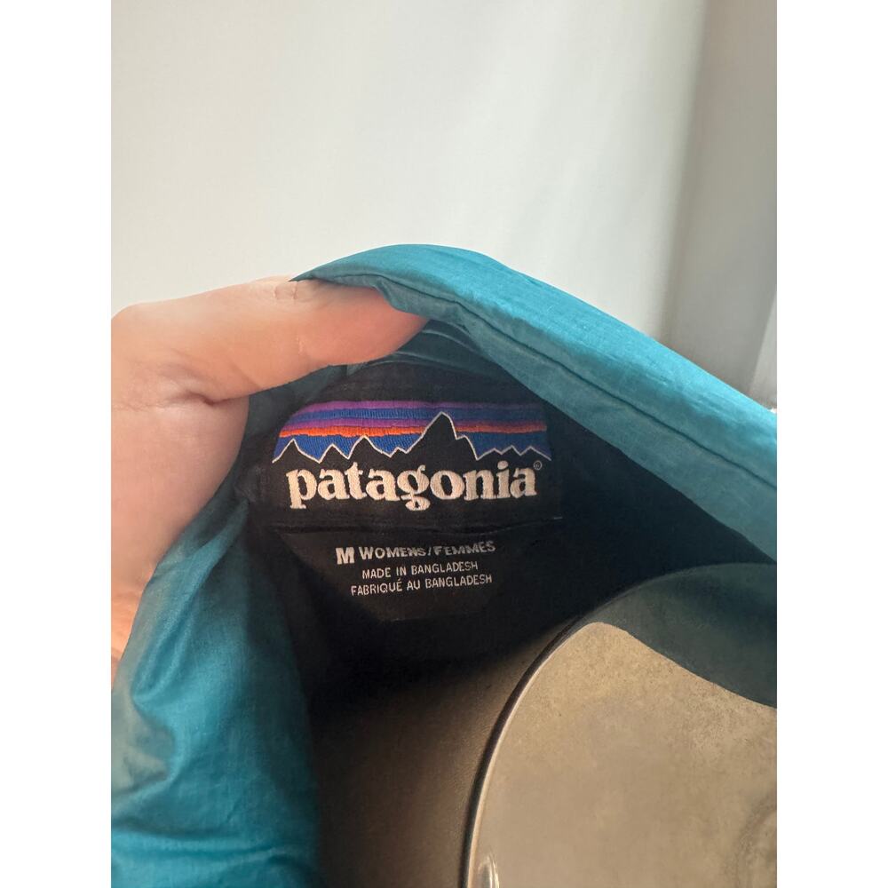 Patagonia Women's Puffer Jacket - Picture 3 of 4